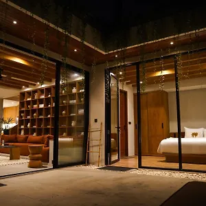 Villa Urban Retreat 3br Family Friendly Wcook, Seminyak (Bali)